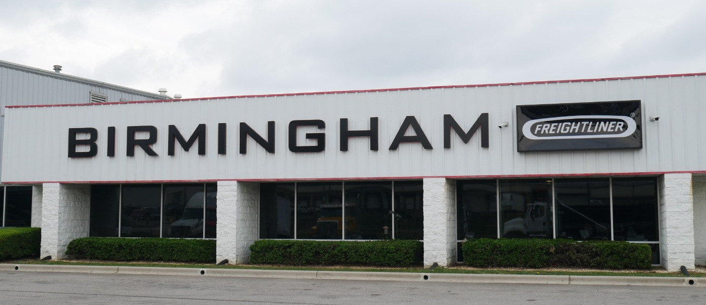 Semi Truck Body Shop & Commercial Truck Repair Peach State Truck Centers